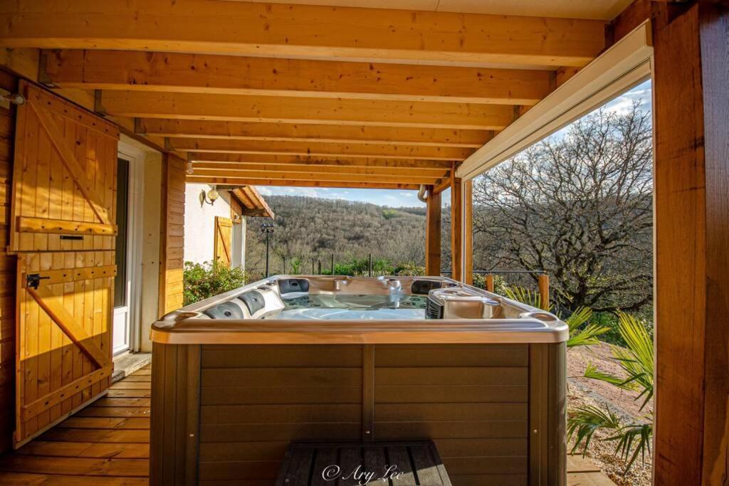 Gite Du Mont Plaisir Villa Chouvigny Ngoại thất bức ảnh