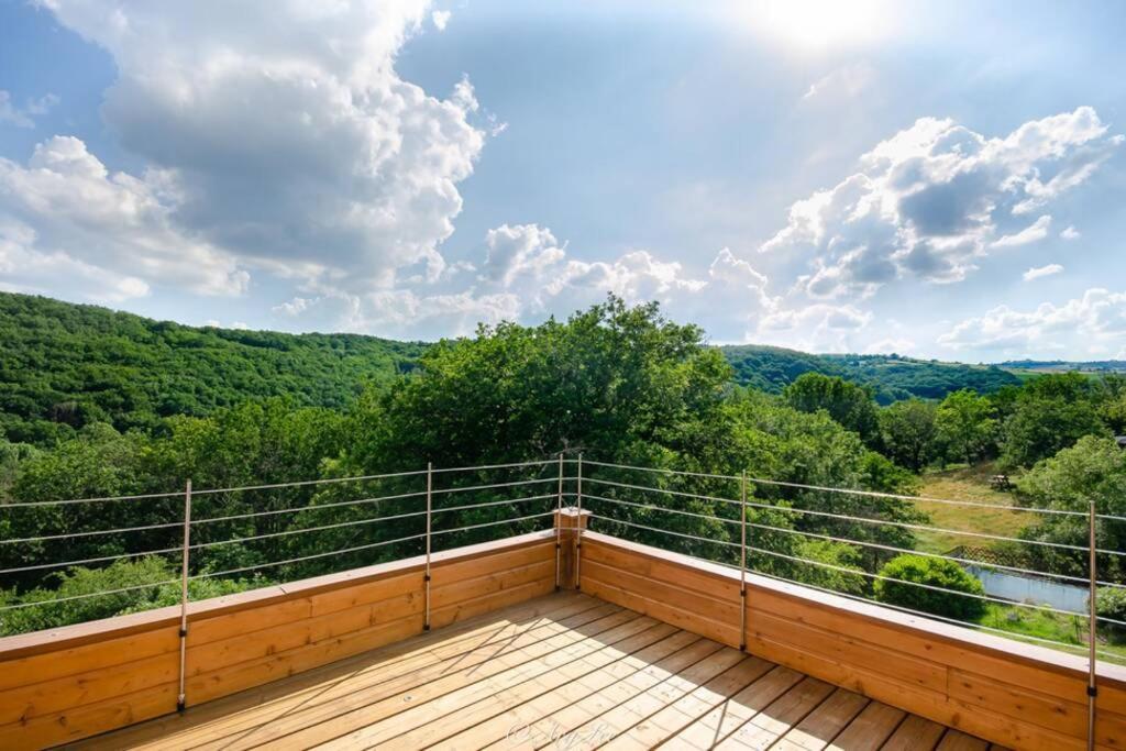 Gite Du Mont Plaisir Villa Chouvigny Ngoại thất bức ảnh