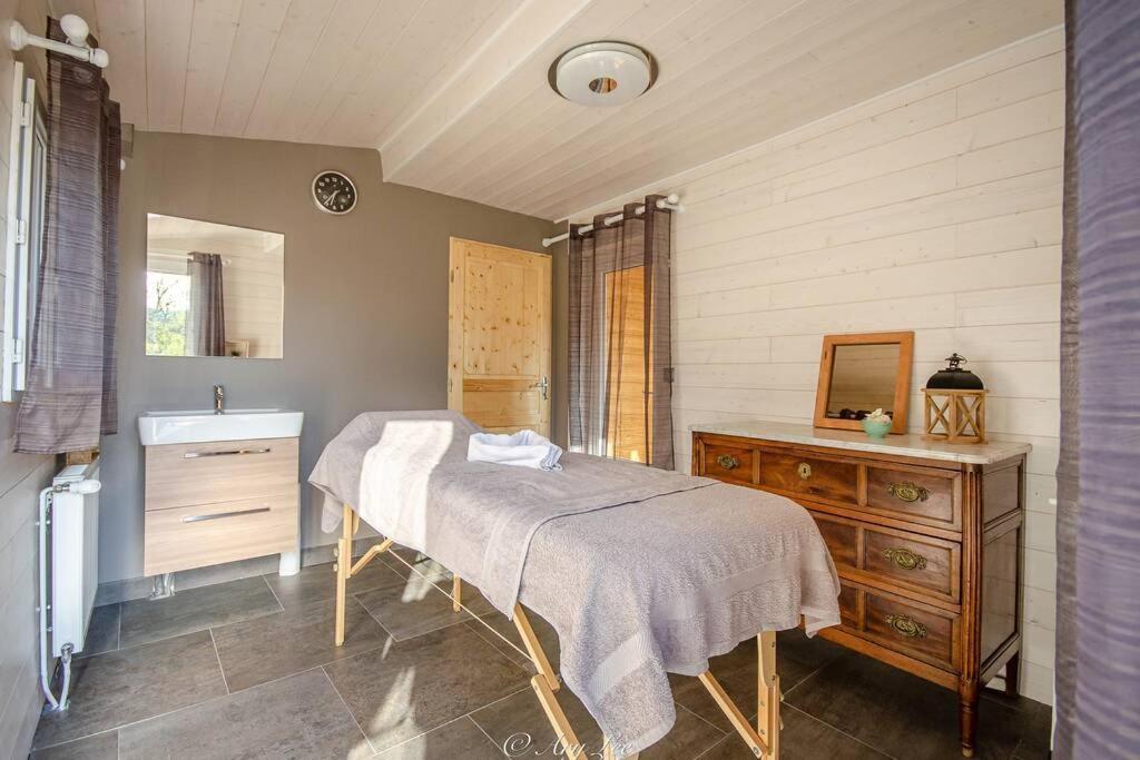 Gite Du Mont Plaisir Villa Chouvigny Ngoại thất bức ảnh