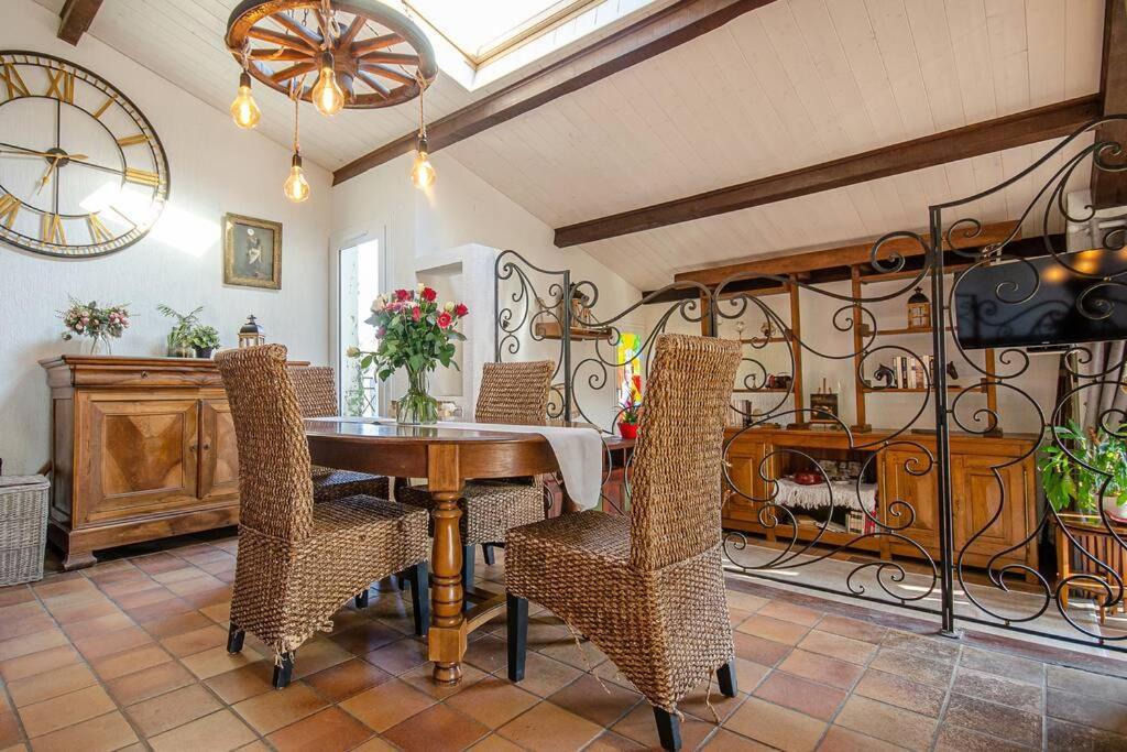 Gite Du Mont Plaisir Villa Chouvigny Ngoại thất bức ảnh